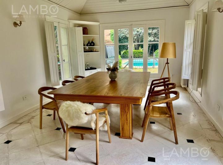 Casa · 183m² · 6 Ambientes · 3 Cocheras