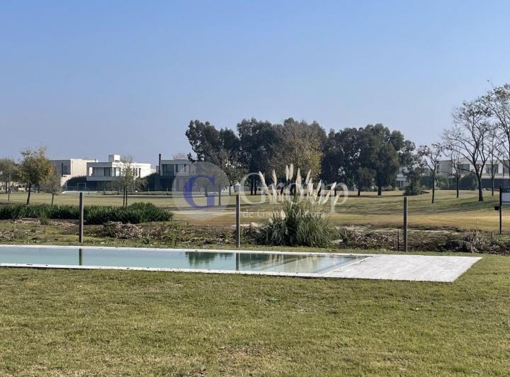 Casa · 200m² · 4 Ambientes · 2 Cocheras