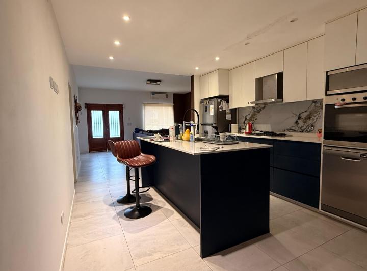 Casa · 157m² · 6 Ambientes · 5 Cocheras
