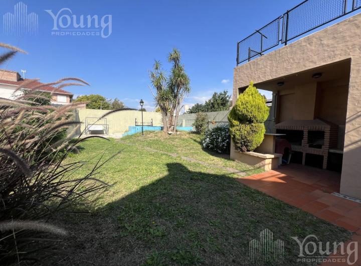 Casa · 168m² · 4 Ambientes · 2 Cocheras