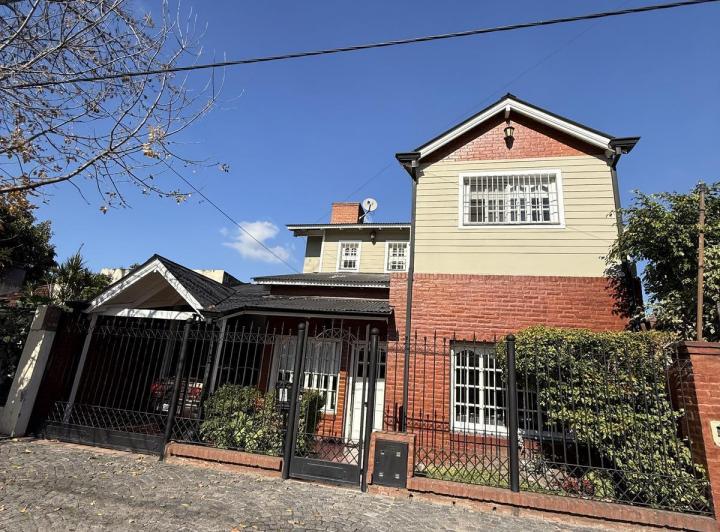 Casa · 200m² · 4 Ambientes