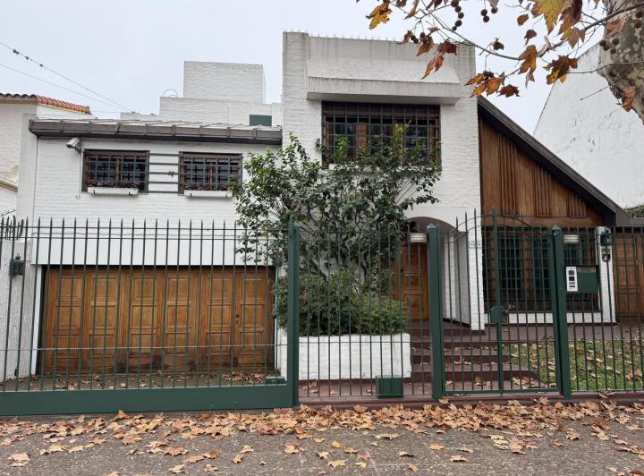 Casa · 333m² · 7 Ambientes · 2 Cocheras