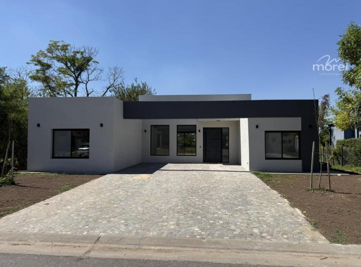 Casa · 206m² · 3 Dormitorios