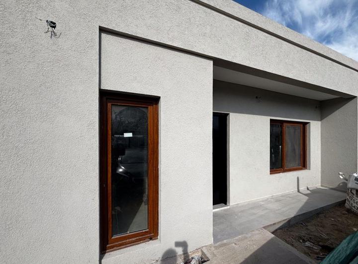 Casa · 77m² · 3 Ambientes · 2 Cocheras