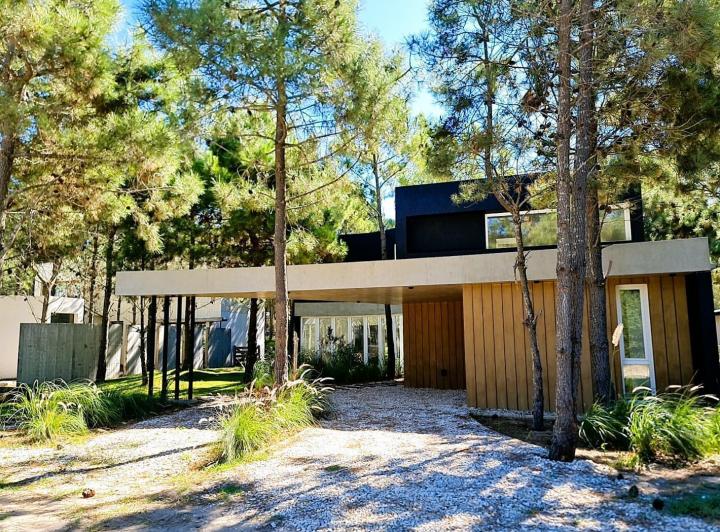 Casa · 288m² · 5 Ambientes · 1 Cochera