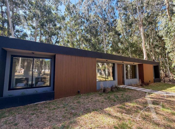 Casa · 290m² · 7 Ambientes · 4 Cocheras