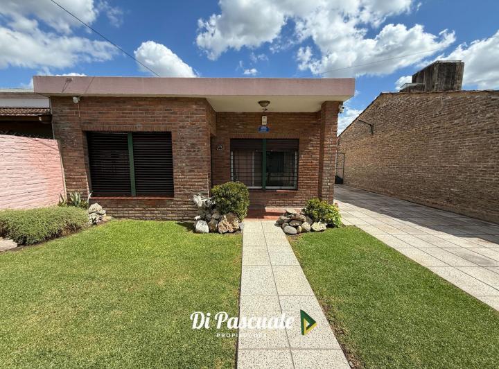 Casa · 133m² · 5 Ambientes · 4 Cocheras