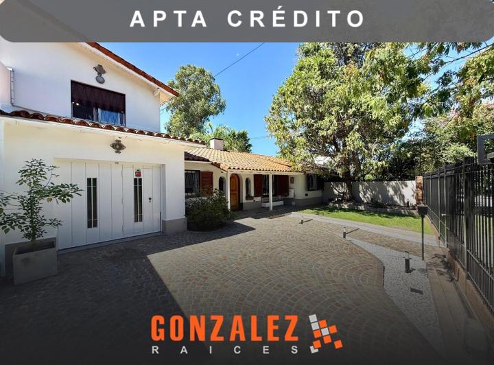 Casa · 252m² · 5 Ambientes · 4 Cocheras