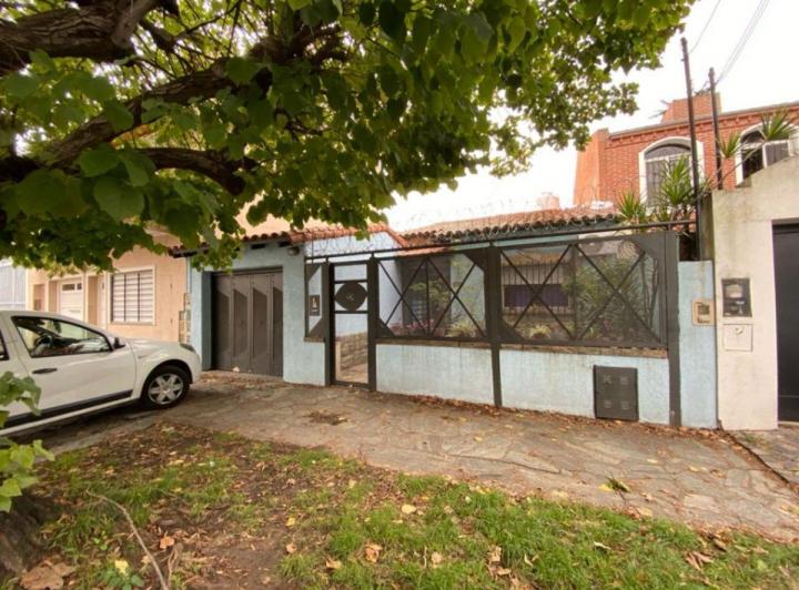 Casa · 200m² · 4 Ambientes · 1 Cochera