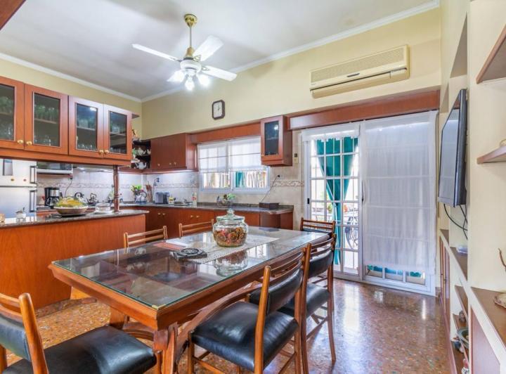 Casa · 170m² · 3 Ambientes · 1 Cochera
