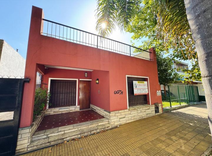 Casa · 190m² · 4 Ambientes · 4 Cocheras