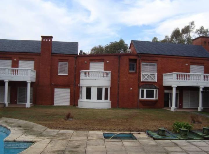 Casa · 600m² · 6 Ambientes · 2 Cocheras