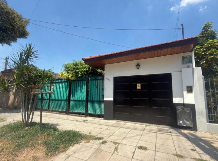 Casa · 220m² · 3 Ambientes · 3 Cocheras