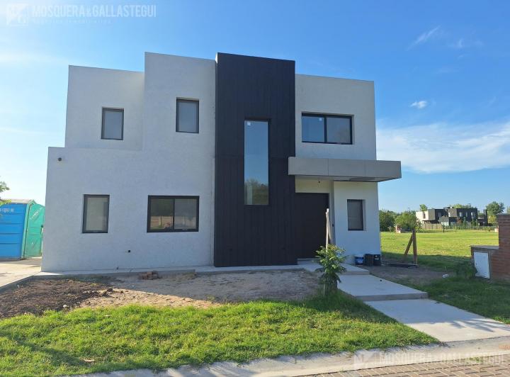 Casa · 195m² · 5 Ambientes