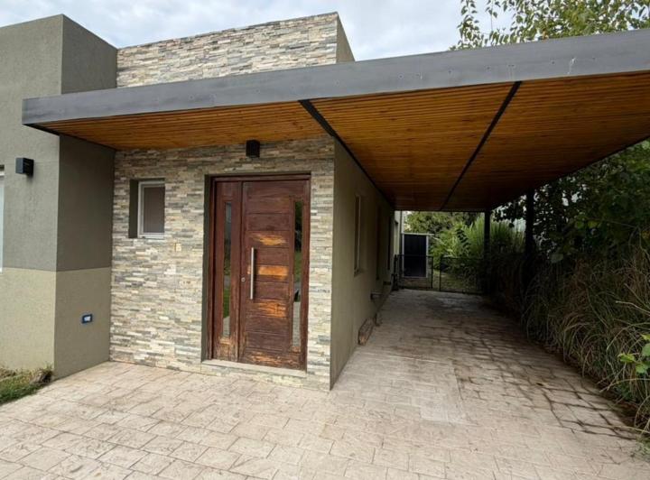 Casa · 146m² · 4 Ambientes · 2 Cocheras