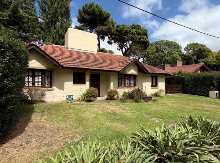 Casa · 140m² · 5 Ambientes · 1 Cochera