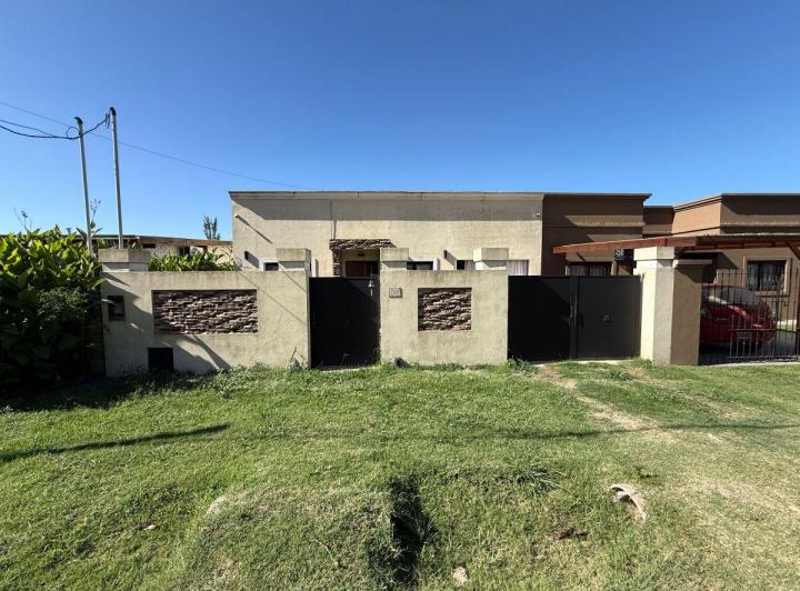 Casa · 96m² · 4 Ambientes · 1 Cochera