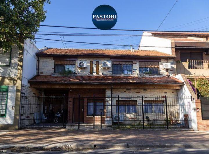 Casa · 194m² · 5 Ambientes · 3 Cocheras