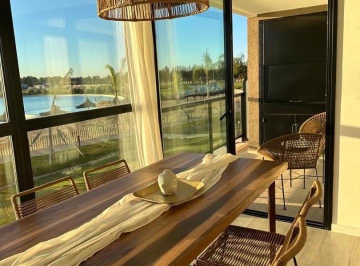 Casa · 50m² · 2 Ambientes · 6 Cocheras