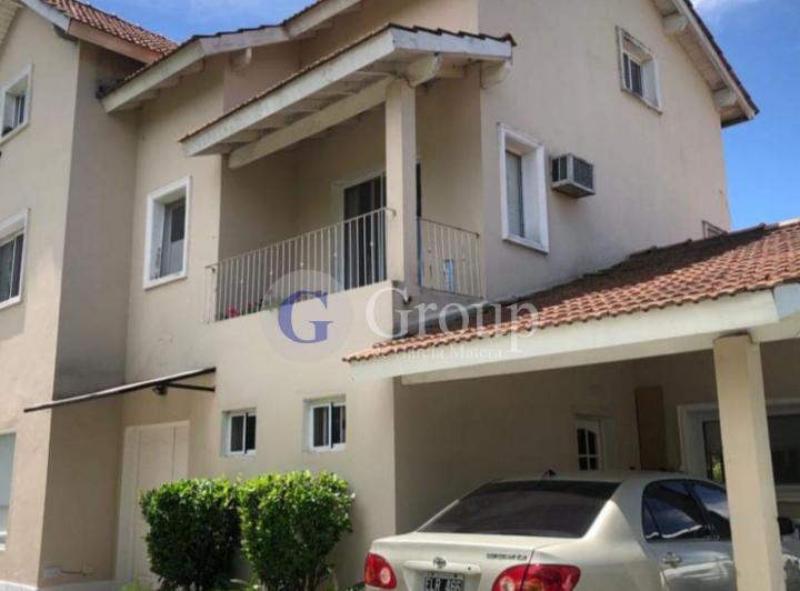 Casa · 235m² · 4 Ambientes · 1 Cochera