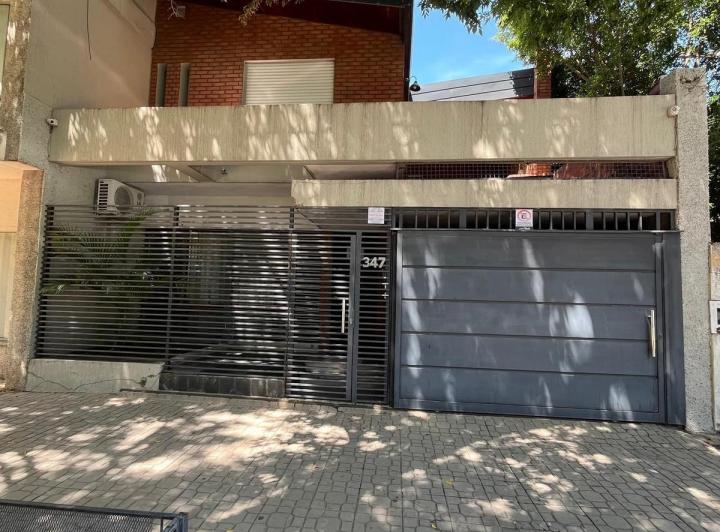 Casa · 270m² · 8 Ambientes · 1 Cochera