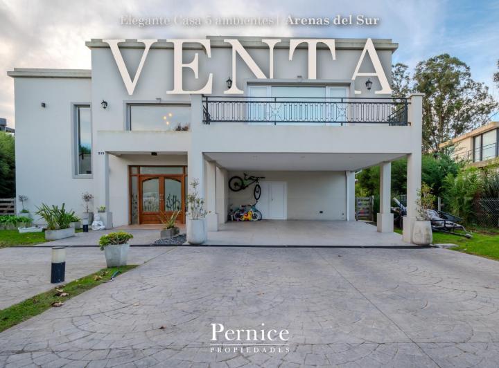 Casa · 262m² · 5 Ambientes · 2 Cocheras