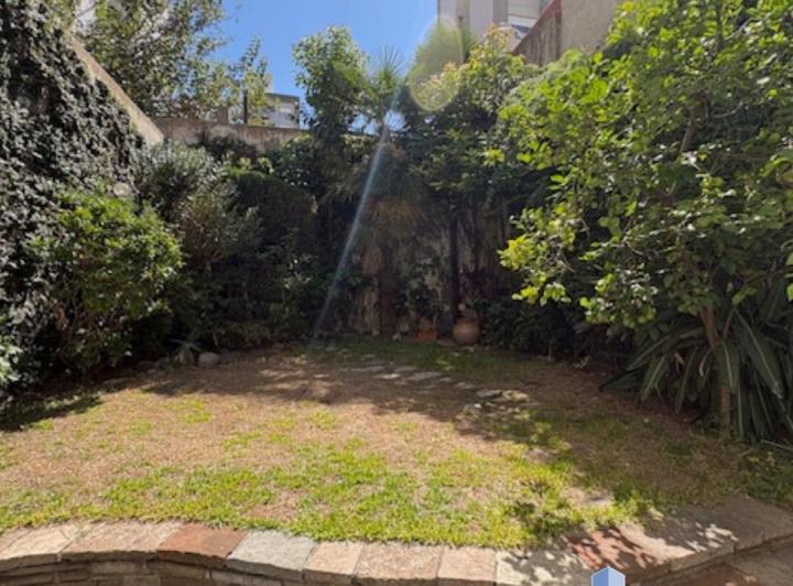 Casa · 283m² · 7 Ambientes · 2 Cocheras
