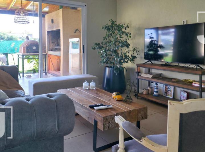 Casa · 135m² · 4 Ambientes · 1 Cochera