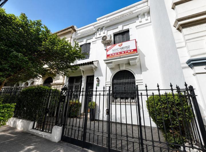 Casa · 195m² · 6 Ambientes · 1 Cochera