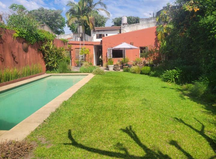 Casa · 199m² · 7 Ambientes · 2 Cocheras