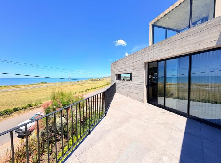 Casa · 430m² · 5 Ambientes · 2 Cocheras