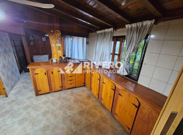 Casa · 170m² · 2 Dormitorios