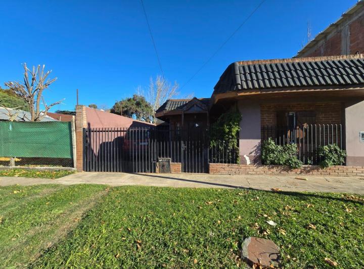 Casa · 155m² · 4 Ambientes · 3 Cocheras