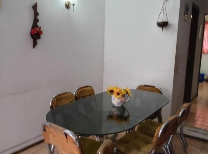 Casa · 90m² · 4 Ambientes · 1 Cochera