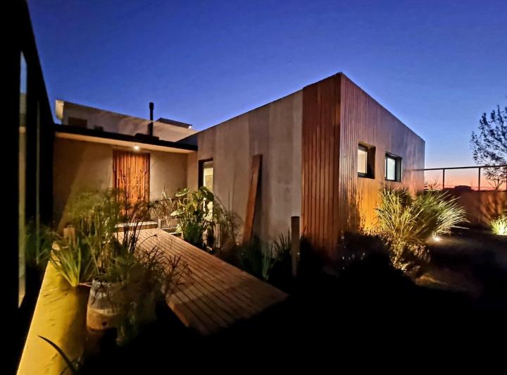 Casa · 230m² · 5 Ambientes · 4 Cocheras
