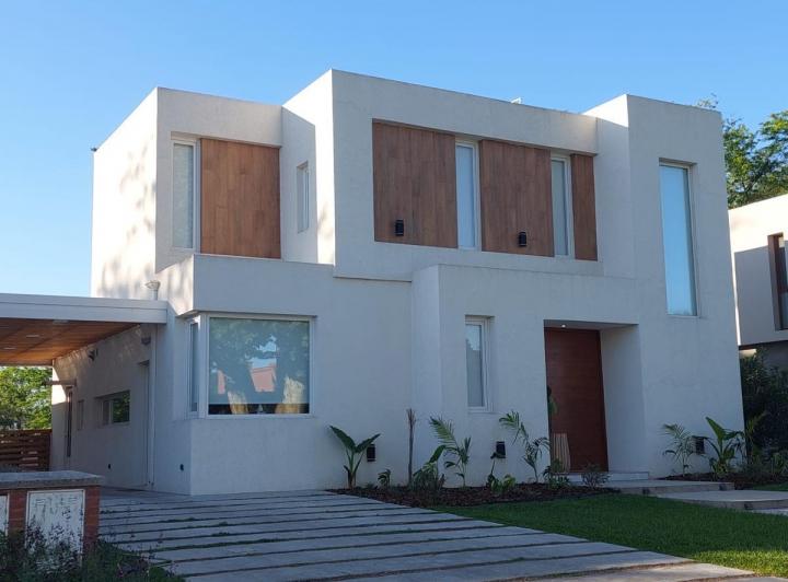 Casa · 151m² · 4 Ambientes · 1 Cochera