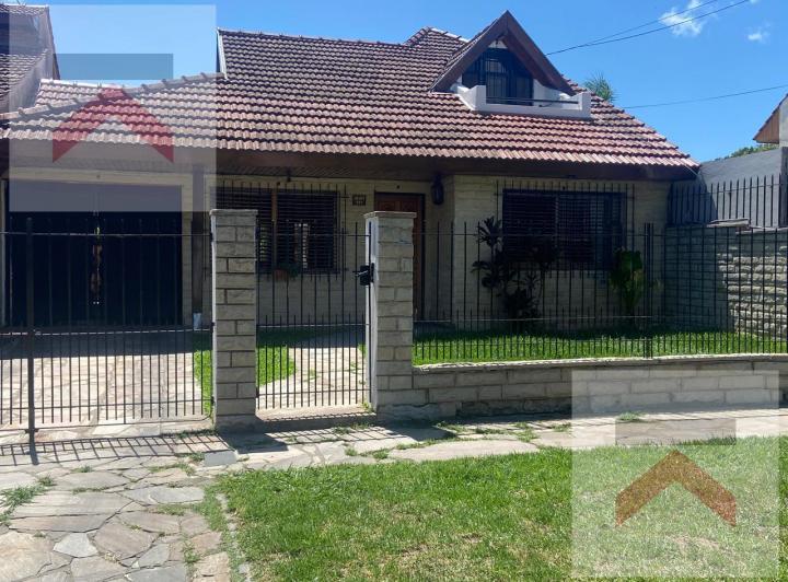 Casa · 200m² · 5 Ambientes · 2 Cocheras
