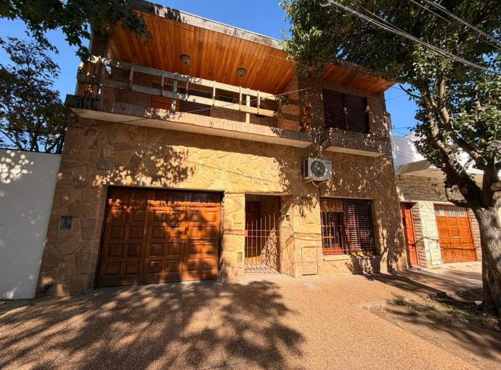 Casa · 125m² · 3 Ambientes · 1 Cochera