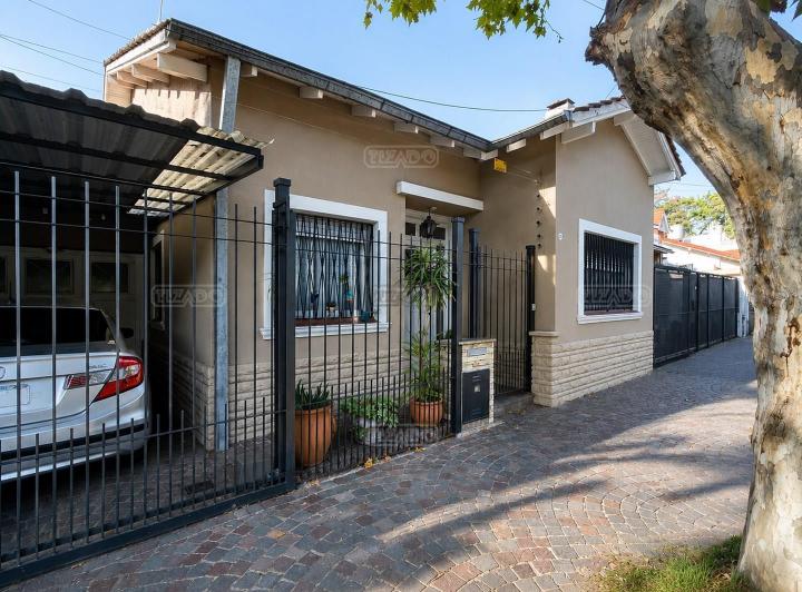 Casa · 129m² · 4 Ambientes · 2 Cocheras