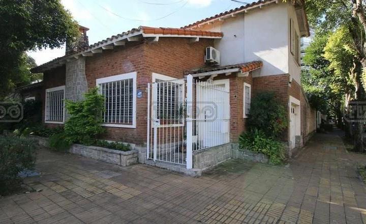 Casa · 228m² · 6 Ambientes · 1 Cochera