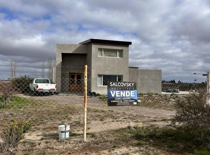 Casa · 100m² · 3 Ambientes · 1 Cochera