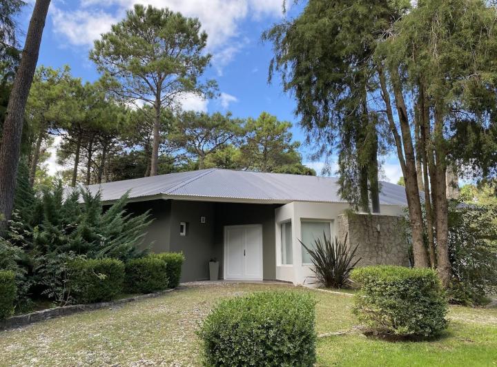 Casa · 217m² · 3 Dormitorios · 1 Cochera