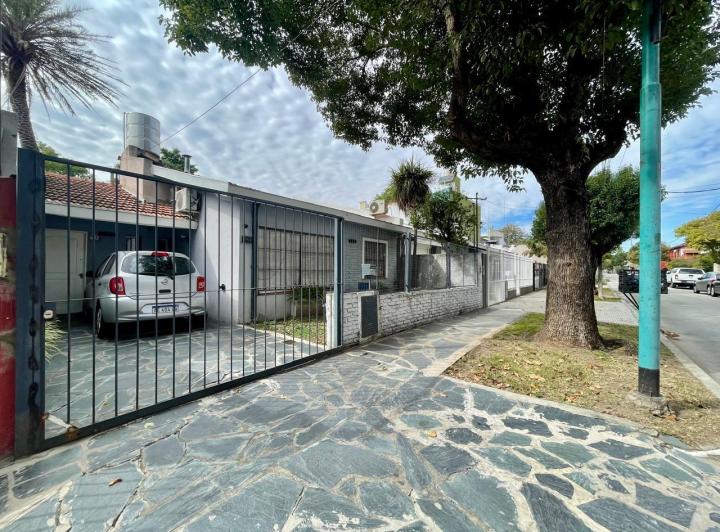 Casa · 110m² · 4 Ambientes · 1 Cochera
