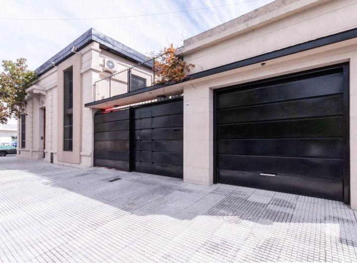 Casa · 207m² · 4 Ambientes · 2 Cocheras