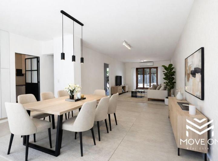 Casa · 200m² · 5 Ambientes · 3 Cocheras