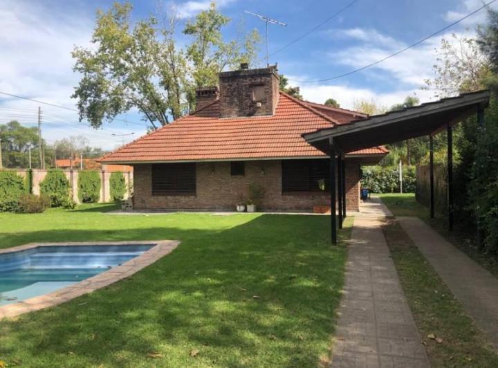 Casa · 284m² · 3 Dormitorios · 2 Cocheras