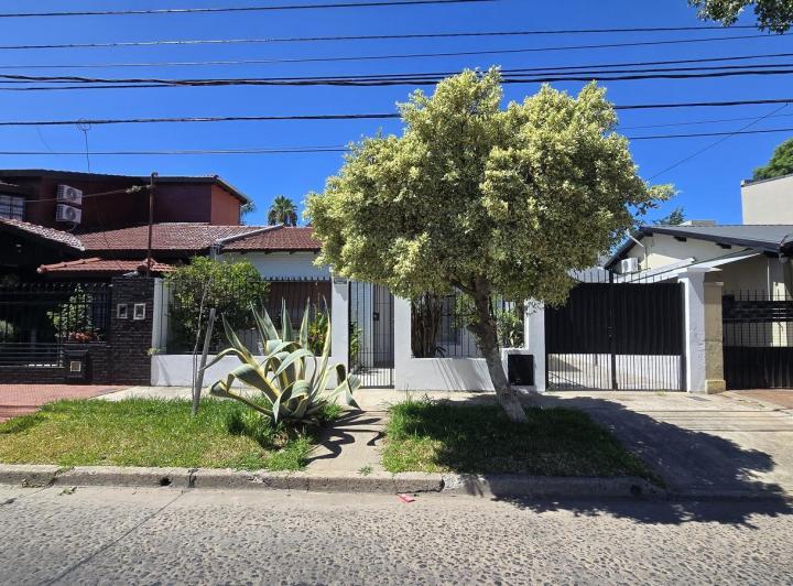 Casa · 170m² · 4 Ambientes · 2 Cocheras