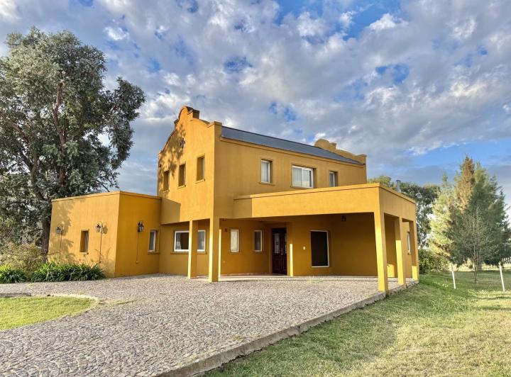 Casa · 175m² · 4 Ambientes · 1 Cochera