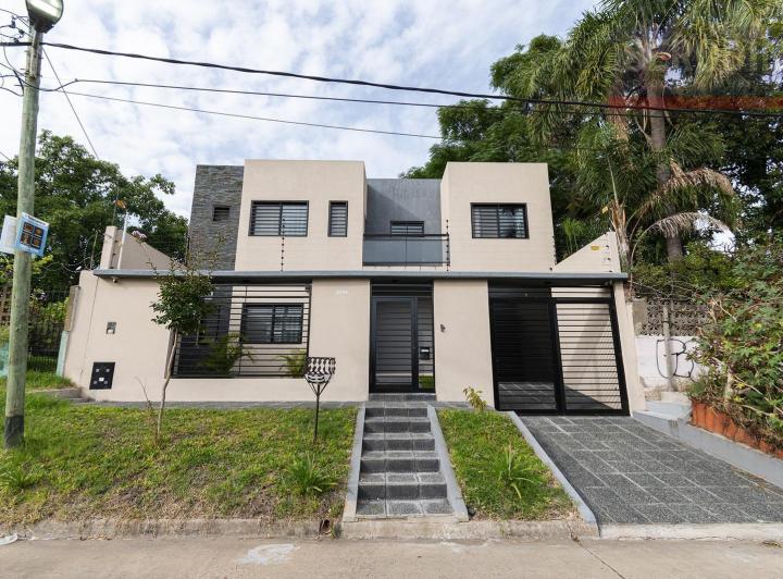 Casa · 195m² · 5 Ambientes · 3 Cocheras