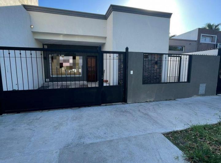 Casa · 140m² · 3 Ambientes · 1 Cochera